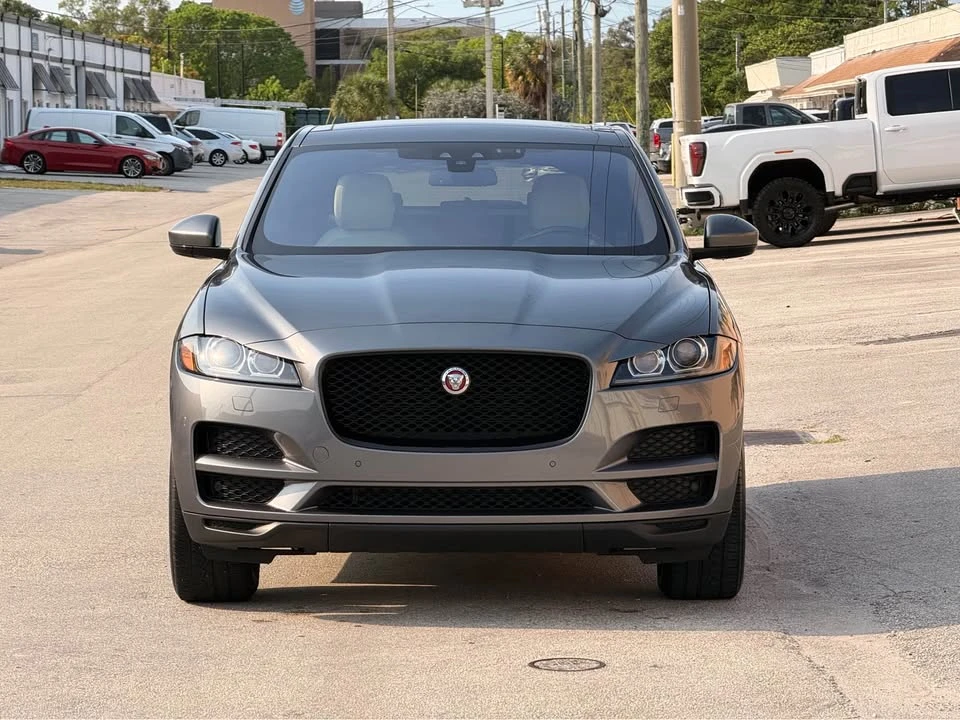 2017 Jaguar F-Pace - Image 2 of 20