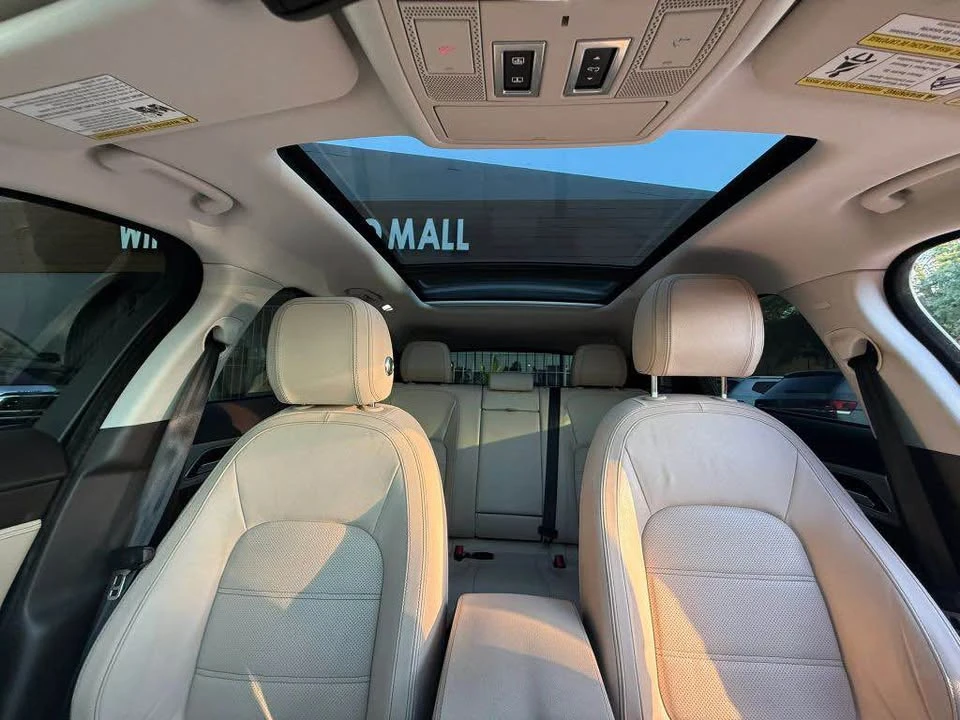 2017 Jaguar F-Pace - Image 6 of 8
