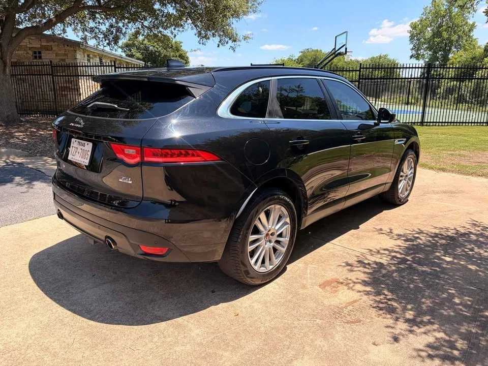 2017 Jaguar F-Pace - Image 3 of 11