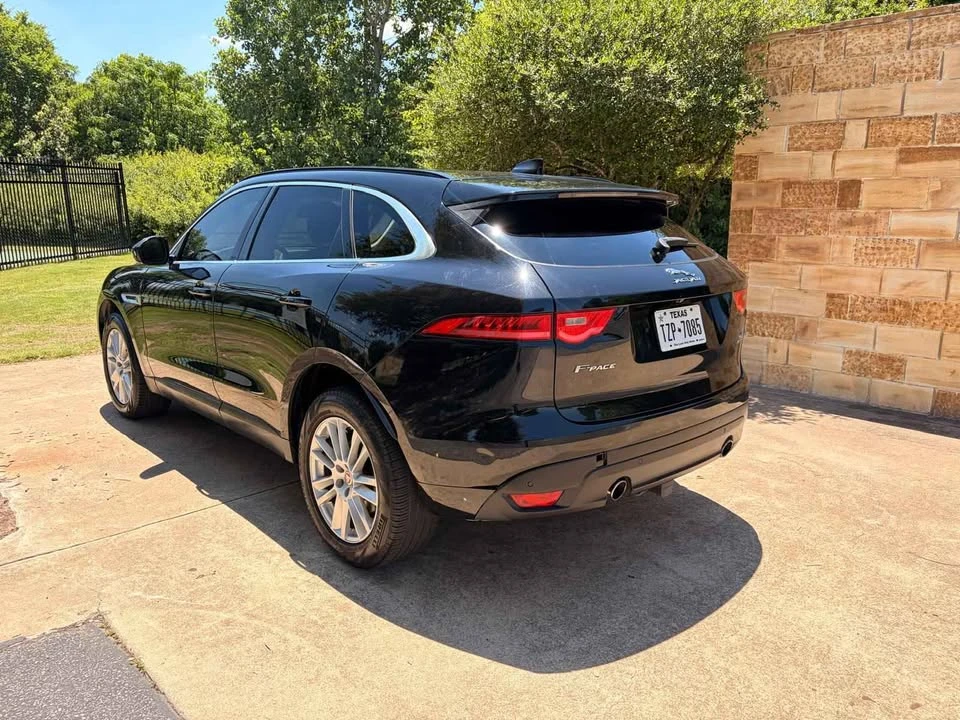 2017 Jaguar F-Pace - Image 4 of 11