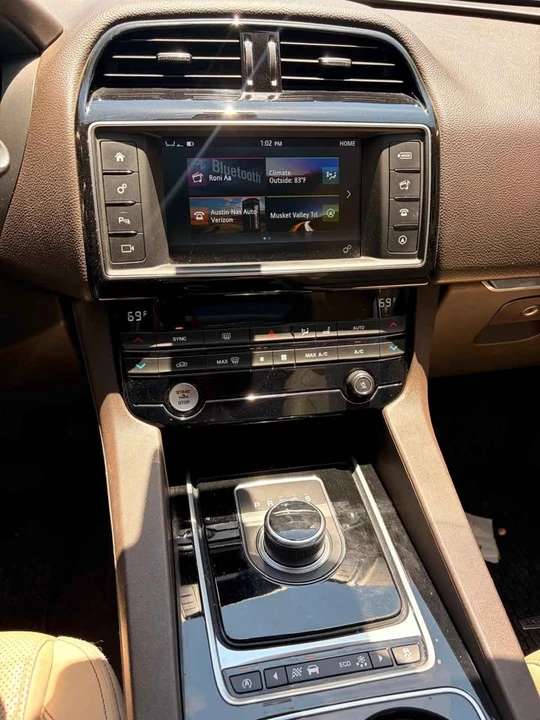 2017 Jaguar F-Pace - Image 7 of 11