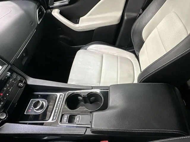 2017 Jaguar F-Pace - Image 11 of 12