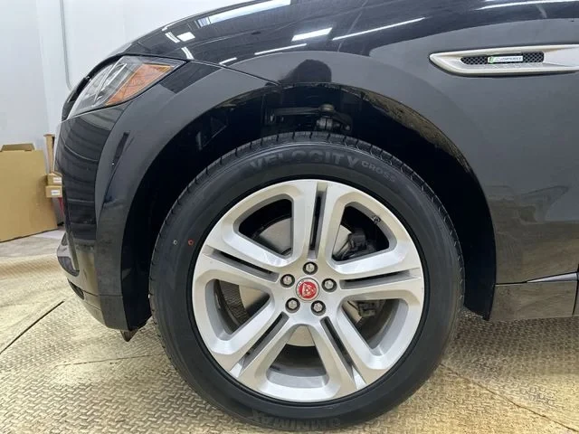 2017 Jaguar F-Pace - Image 7 of 12