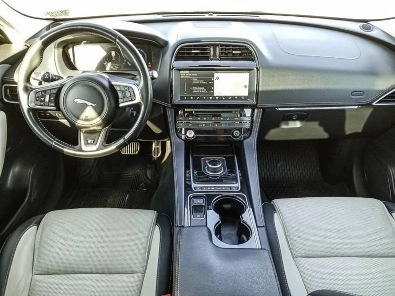 2017 Jaguar F-Pace - Image 17 of 18