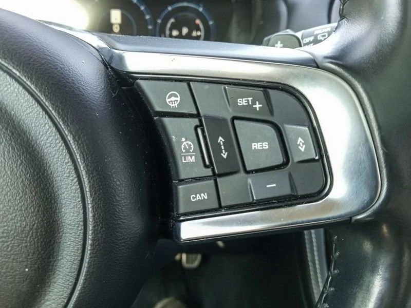 2017 Jaguar F-Pace - Image 9 of 18