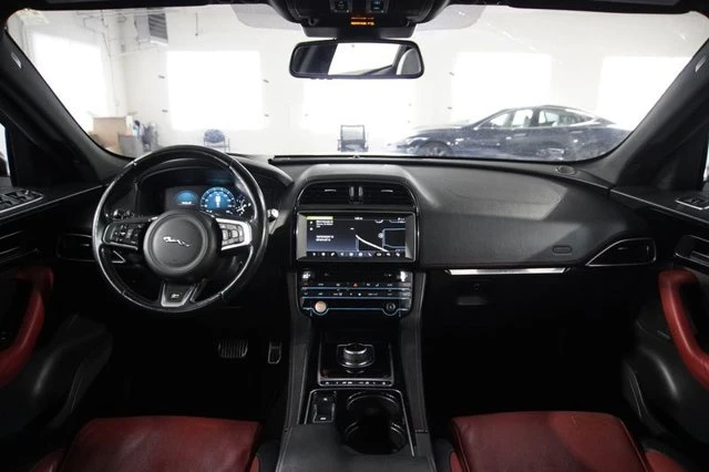 2017 Jaguar F-Pace - Image 10 of 20