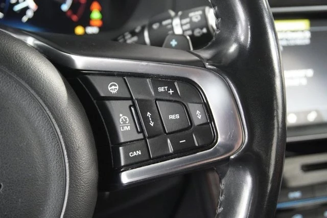 2017 Jaguar F-Pace - Image 17 of 20