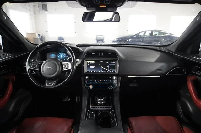 2017 Jaguar F-Pace - Image 9 of 19
