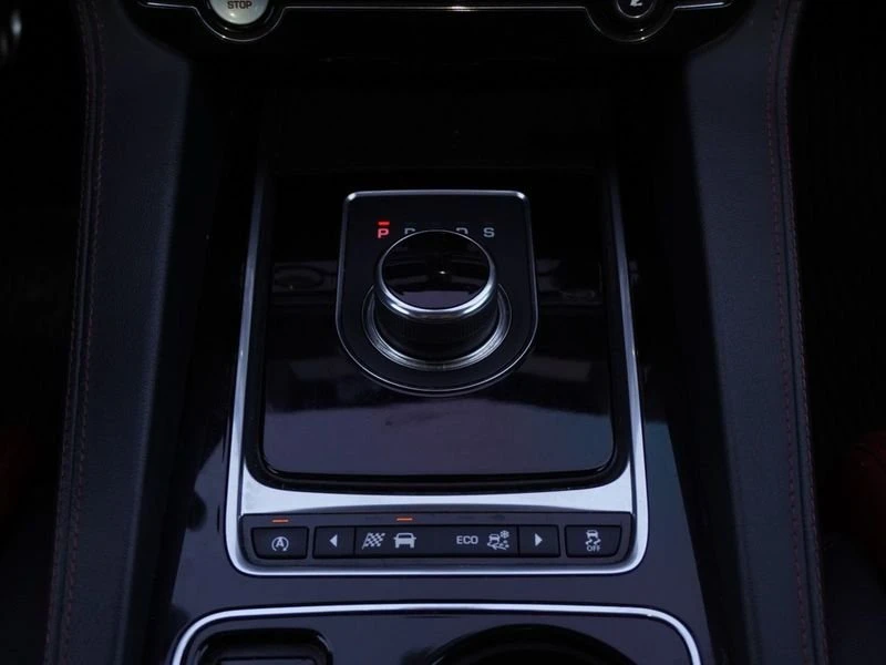 2017 Jaguar F-Pace - Image 17 of 20
