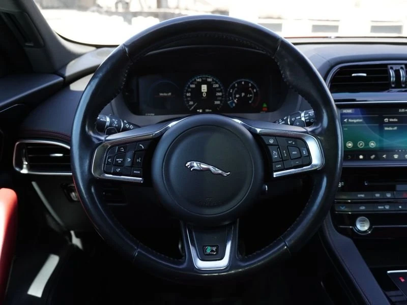 2017 Jaguar F-Pace - Image 14 of 20