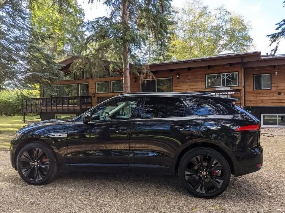 2017 Jaguar F-Pace - Image 2 of 9