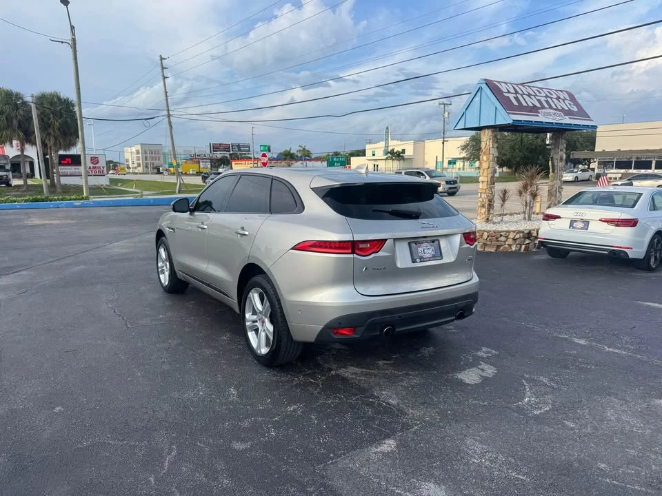 2017 Jaguar F-Pace - Image 5 of 17