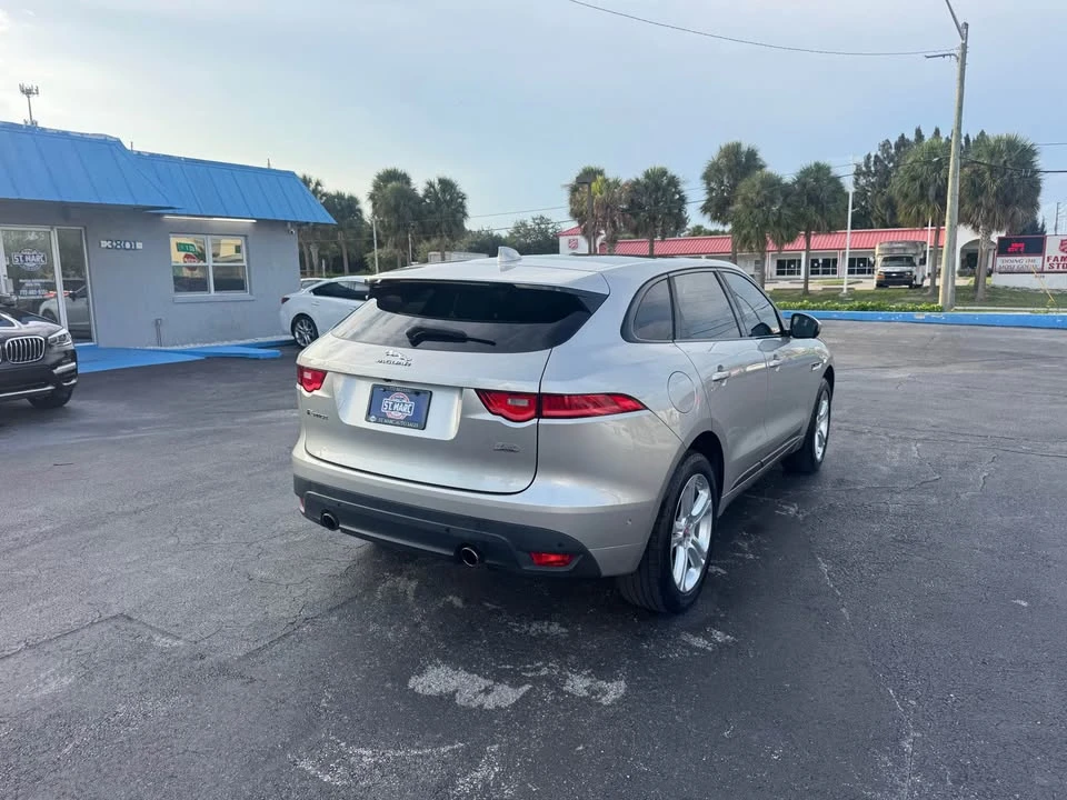 2017 Jaguar F-Pace - Image 3 of 17