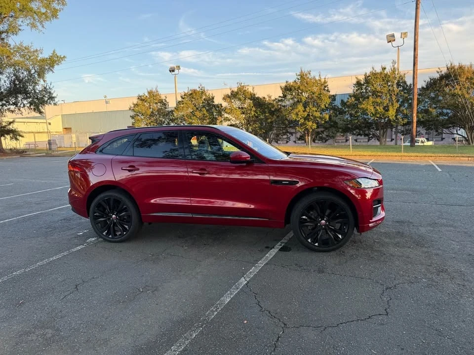 2017 Jaguar F-Pace - Image 4 of 17