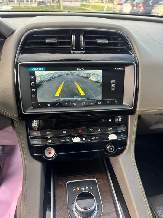2017 Jaguar F-Pace - Image 7 of 17