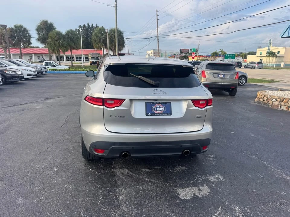 2017 Jaguar F-Pace - Image 4 of 17