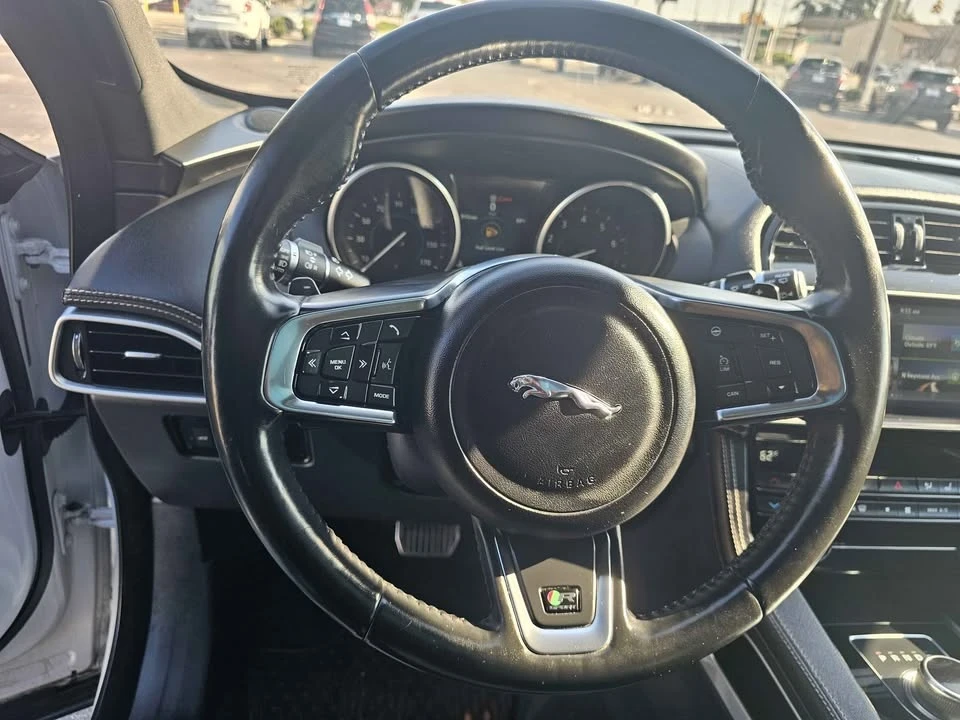 2017 Jaguar F-Pace - Image 11 of 20