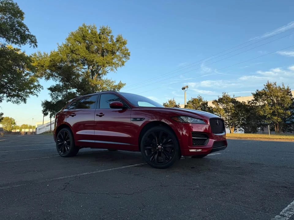 2017 Jaguar F-Pace - Image 2 of 11