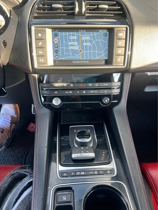 2017 Jaguar F-Pace - Image 12 of 16