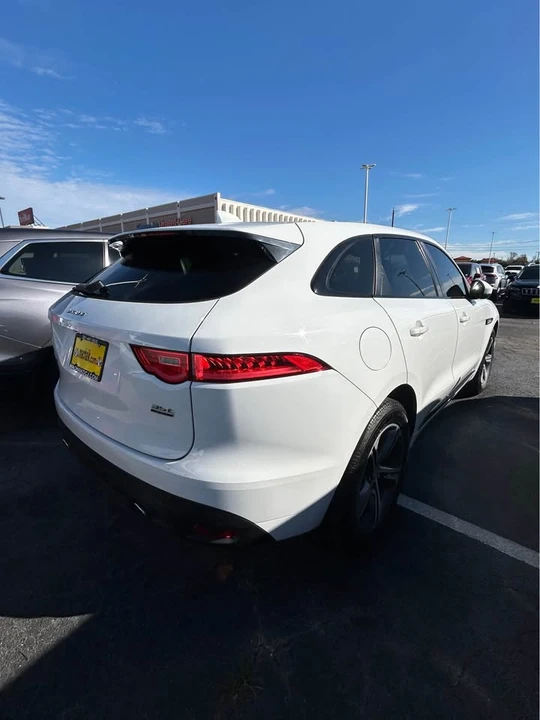 2017 Jaguar F-Pace - Image 5 of 8