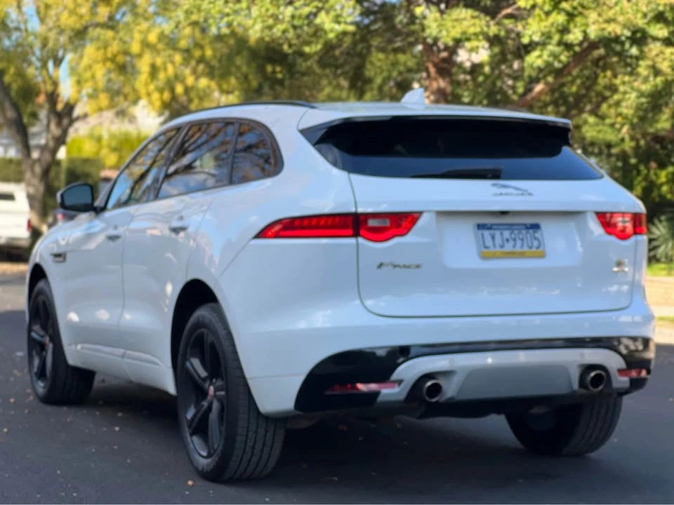 2017 Jaguar F-Pace - Image 6 of 17