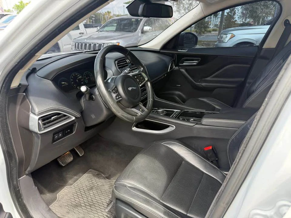2017 Jaguar F-Pace - Image 15 of 19