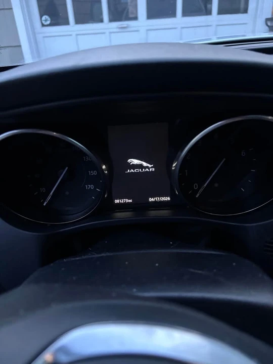 2017 Jaguar F-Pace - Image 6 of 9