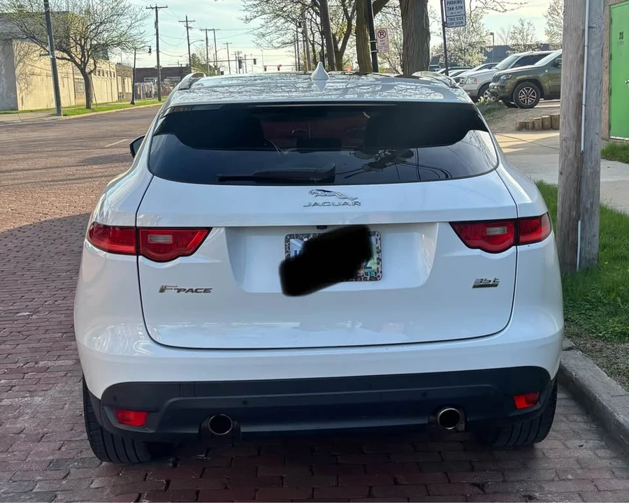 2017 Jaguar F-Pace - Image 4 of 9
