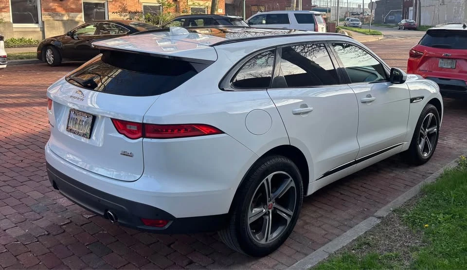 2017 Jaguar F-Pace - Image 3 of 9
