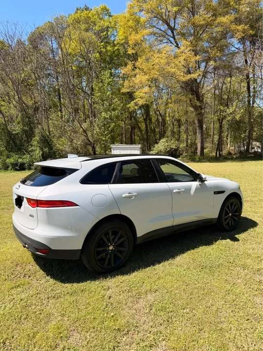 2017 Jaguar F-Pace - Image 8 of 12