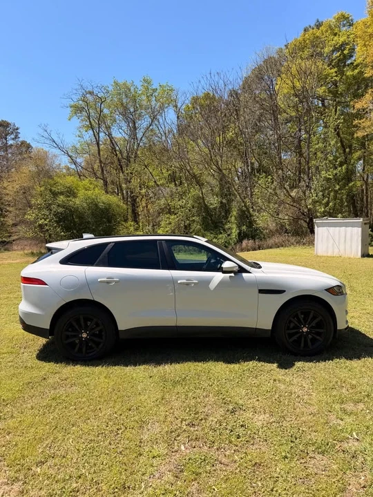 2017 Jaguar F-Pace - Image 11 of 12