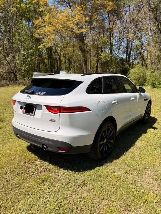 2017 Jaguar F-Pace - Image 10 of 12
