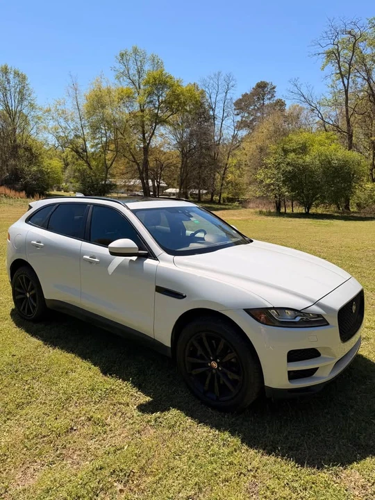 2017 Jaguar F-Pace - Image 7 of 12
