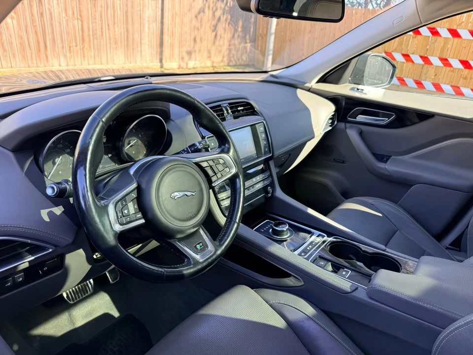 2017 Jaguar F-Pace - Image 6 of 20