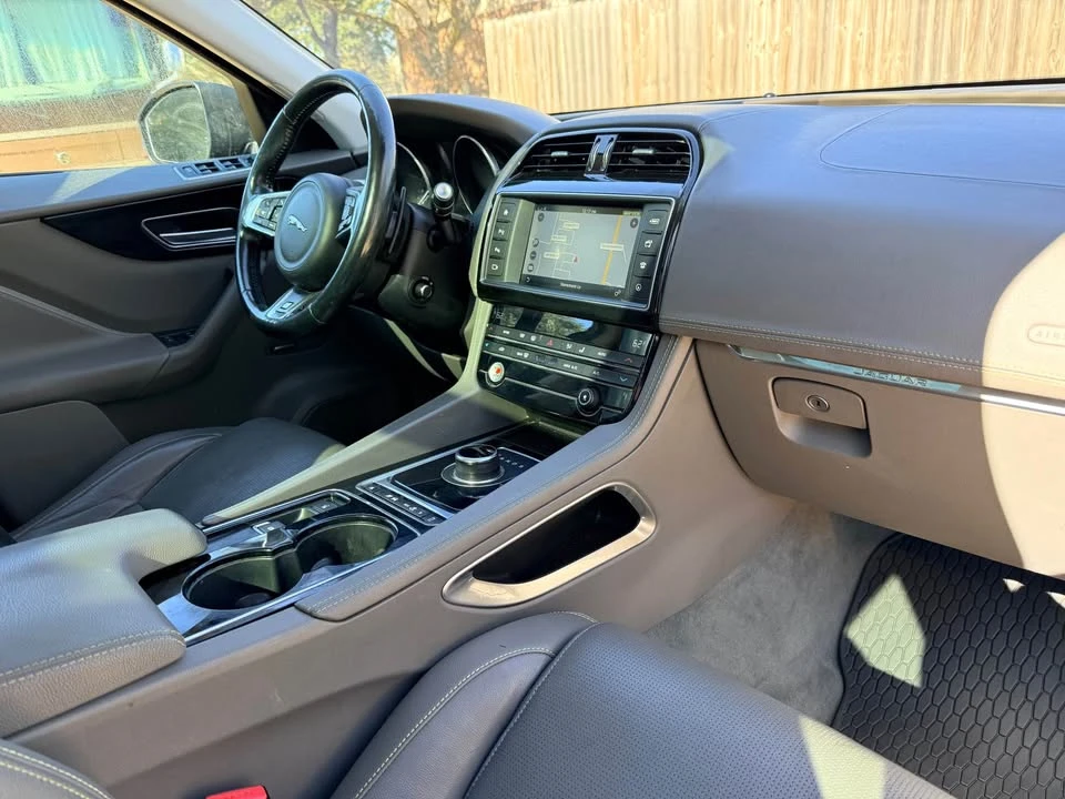 2017 Jaguar F-Pace - Image 12 of 20