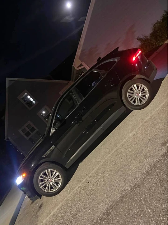 2017 Jaguar F-Pace - Image 2 of 6