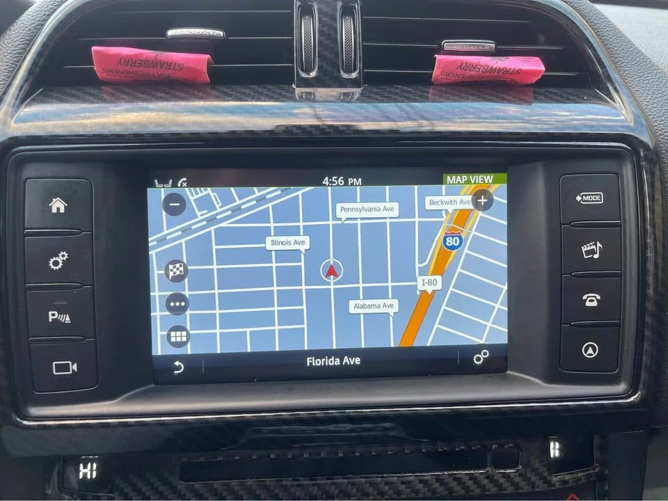 2017 Jaguar F-Pace - Image 15 of 17