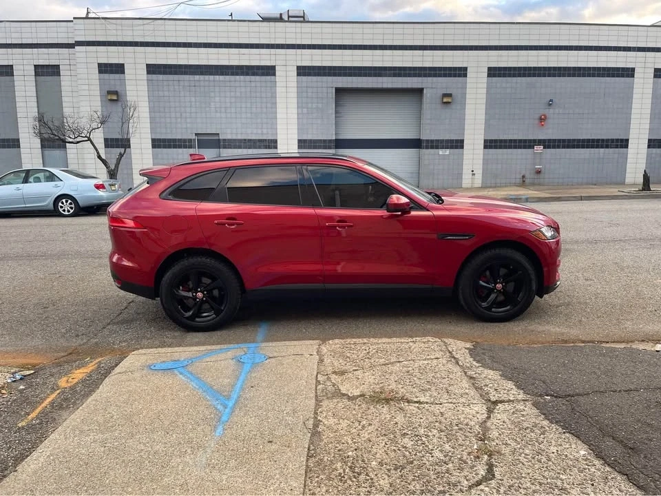 2017 Jaguar F-Pace - Image 8 of 17