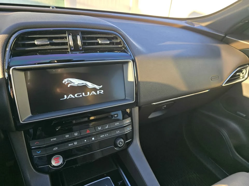 2017 Jaguar F-Pace - Image 8 of 9