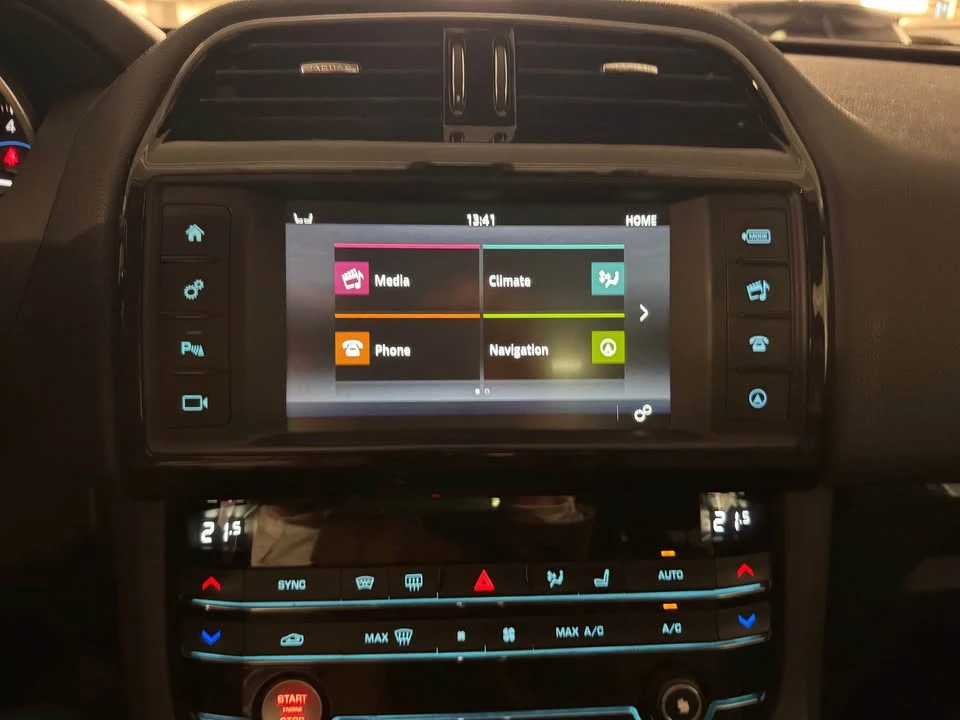 2017 Jaguar F-Pace - Image 14 of 20