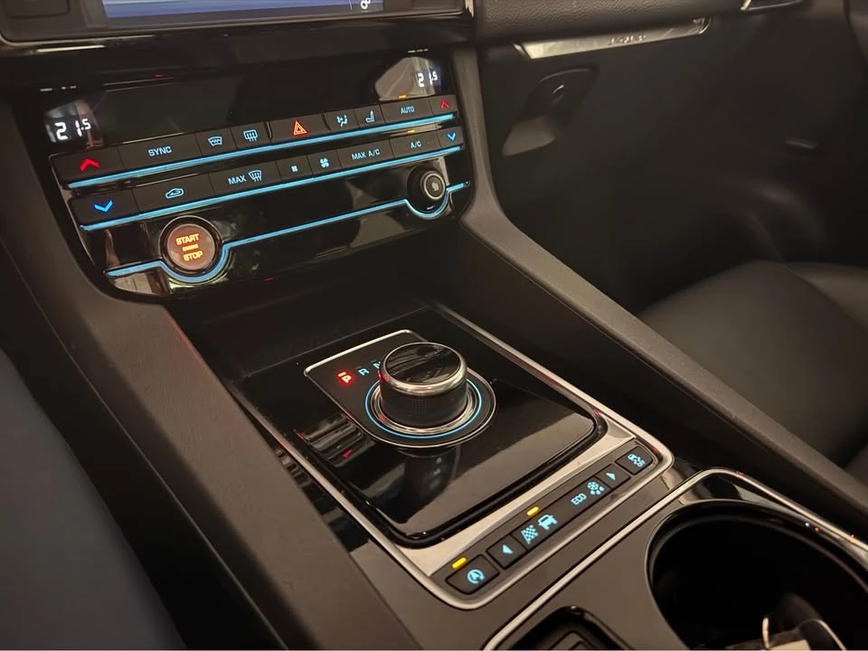 2017 Jaguar F-Pace - Image 17 of 20