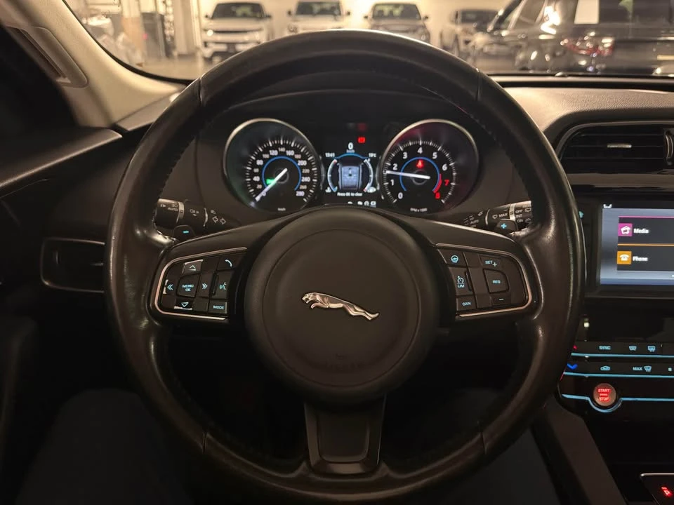 2017 Jaguar F-Pace - Image 13 of 20
