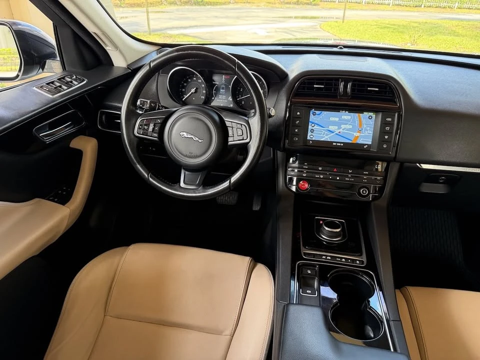 2017 Jaguar F-Pace - Image 13 of 20