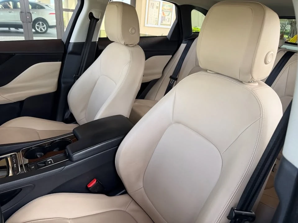 2017 Jaguar F-Pace - Image 10 of 20