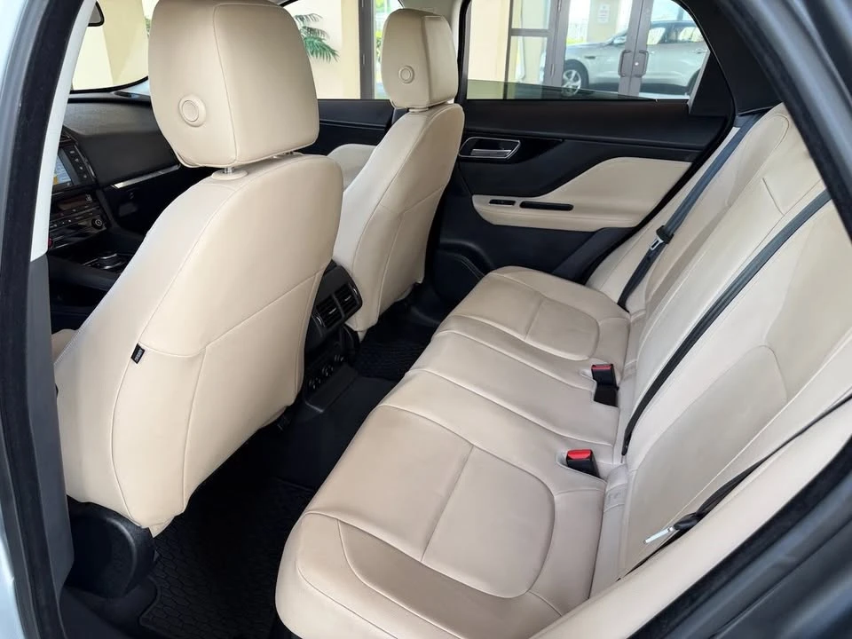 2017 Jaguar F-Pace - Image 11 of 20