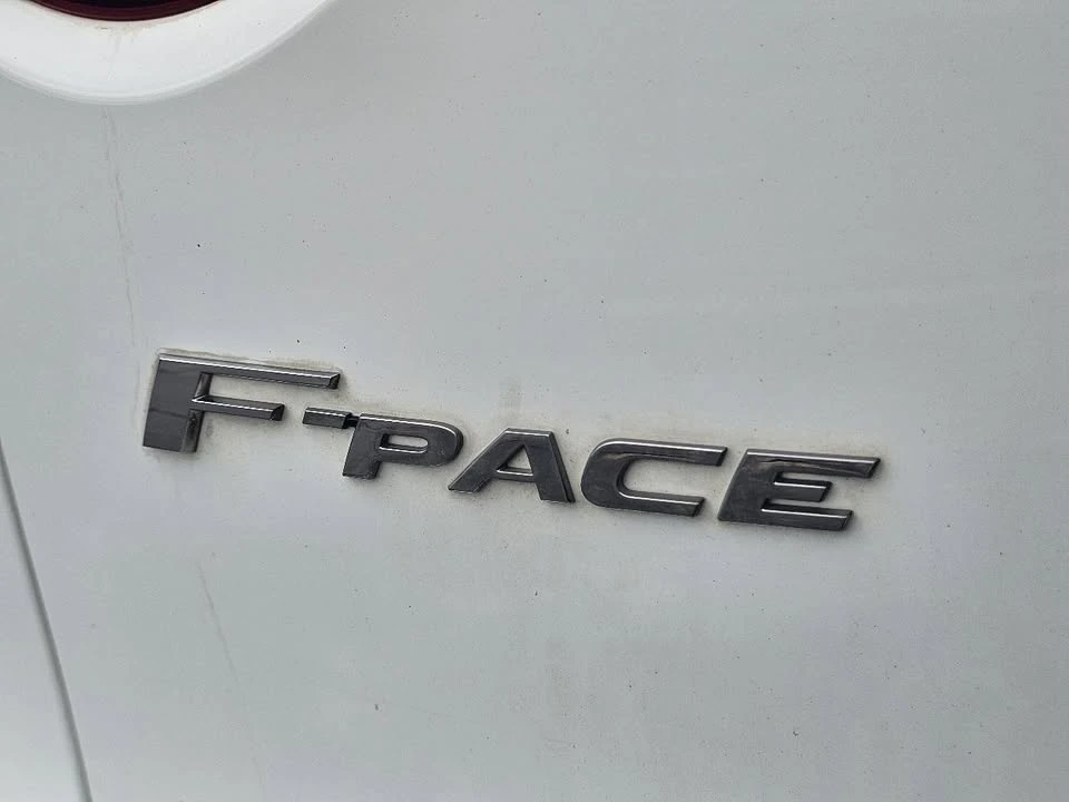 2017 Jaguar F-Pace - Image 12 of 19