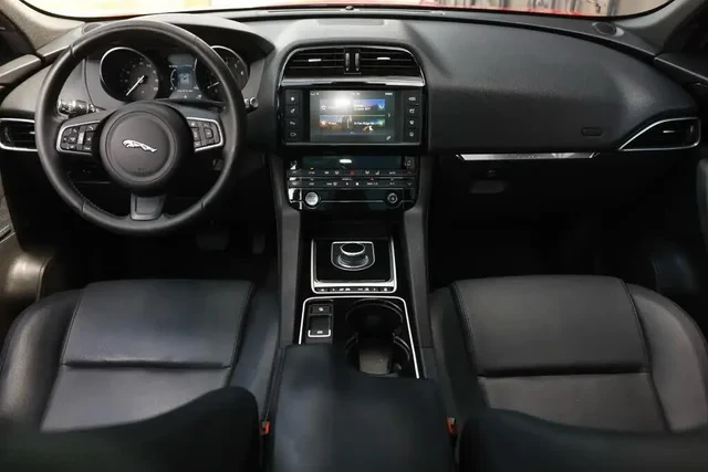 2017 Jaguar F-Pace - Image 7 of 19