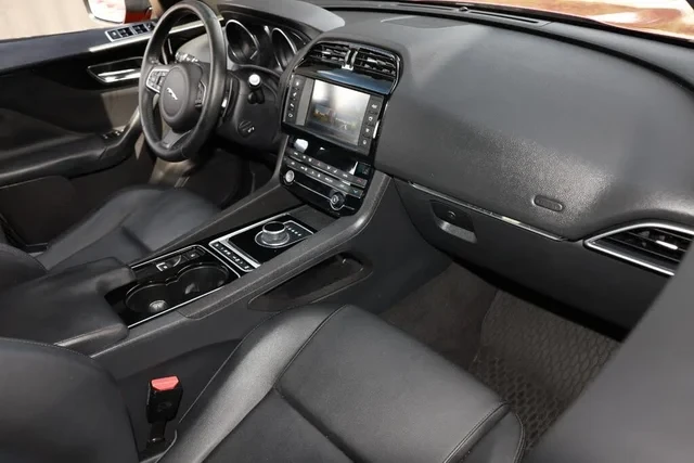 2017 Jaguar F-Pace - Image 17 of 19