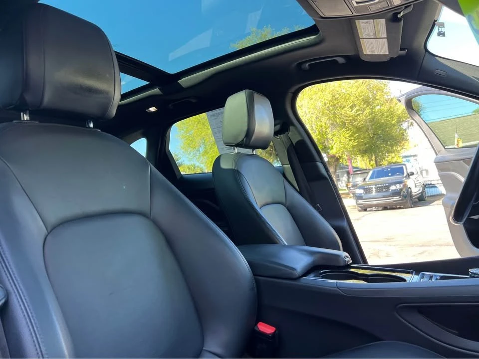 2017 Jaguar F-Pace - Image 11 of 18