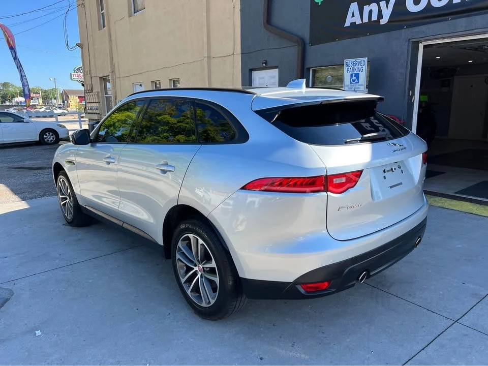 2017 Jaguar F-Pace - Image 5 of 18